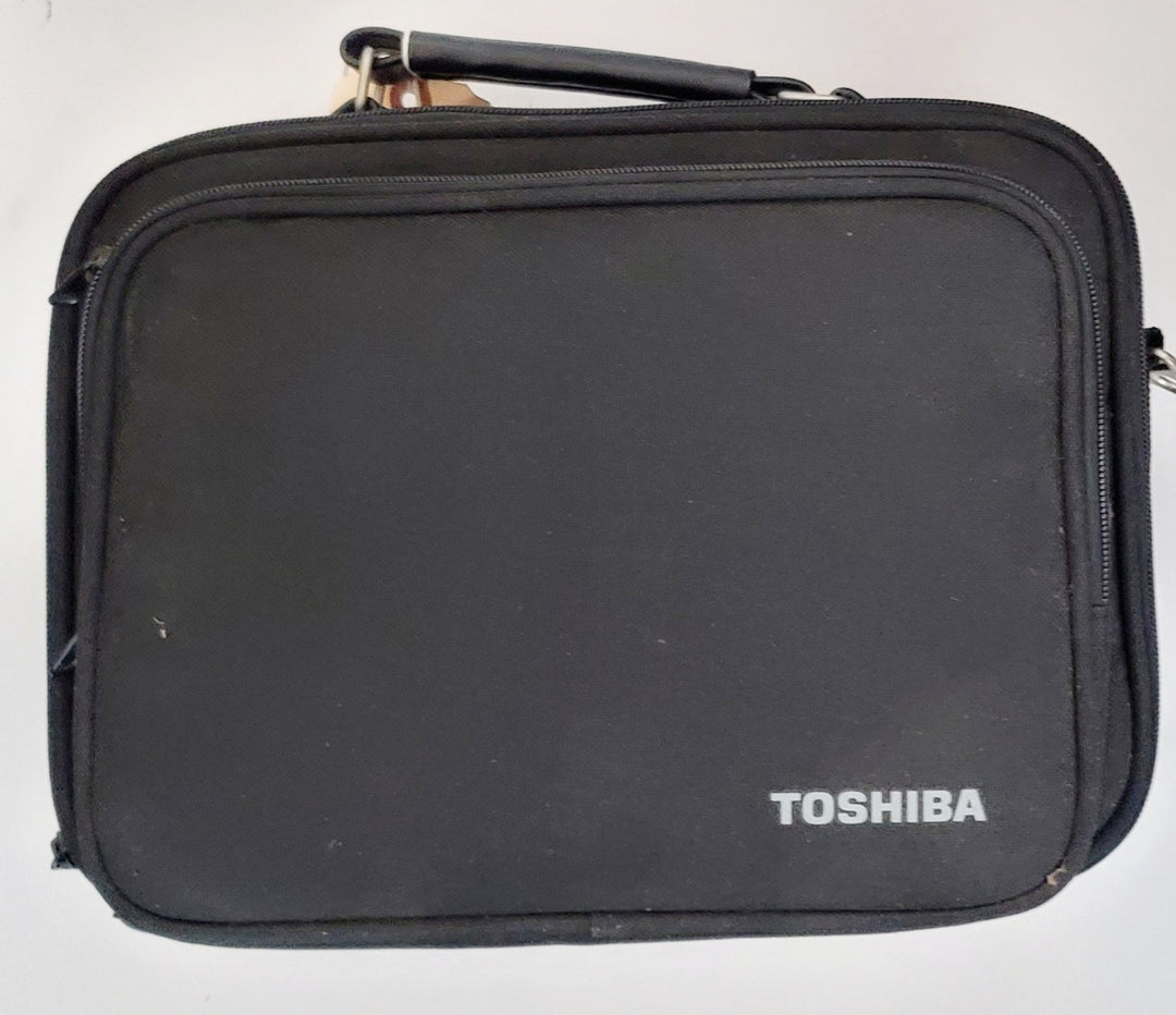 Toshiba TLP-T50M XGA LCD Projector - 1400 Lumens with Carry Case Bag